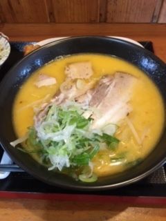 「白丸とんこつらーめん」@ら〜めん石亭の写真