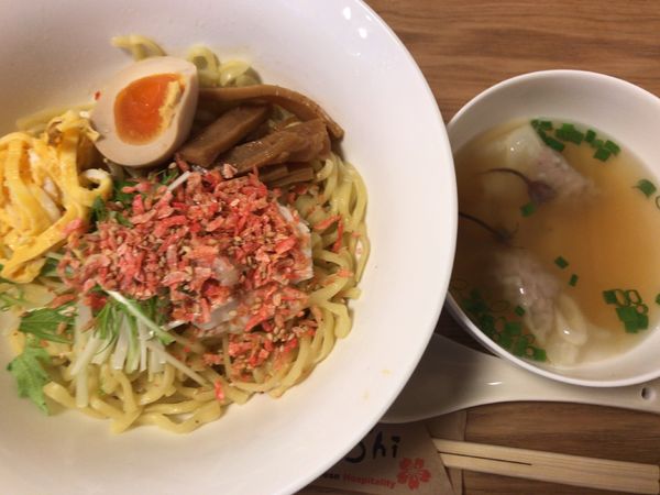 「限定：えび塩まぜそばさくらスープ付き750円、オリジナルヌー」@ヌードル亭ショパンの写真