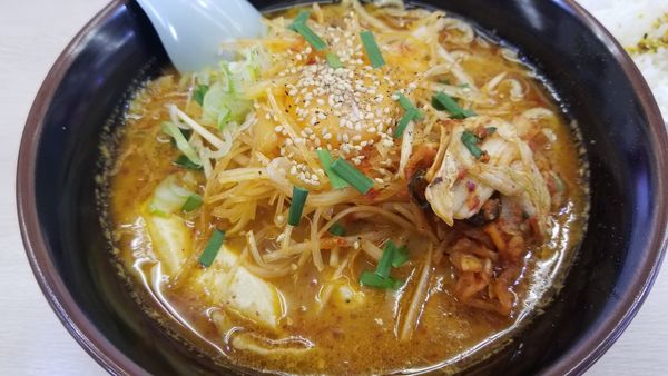 「豚チゲねぎ味噌麺」@くるまやラーメン 松本渚店の写真