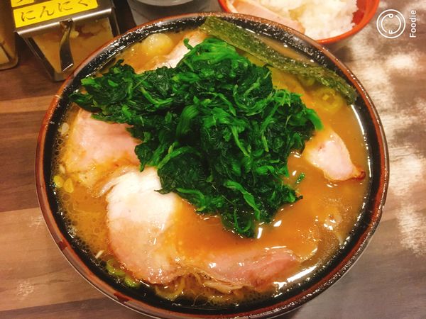 「チャーシューメン ほうれん草（1,230）」@神田ラーメン わいず 神田本店の写真
