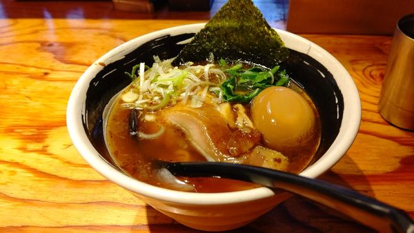 「醤そば+味玉 860円」@麺場 浜虎 横浜店の写真