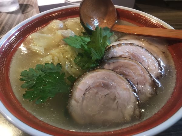 「チャーシュー入り塩　ワンタン」@厚木本丸亭の写真