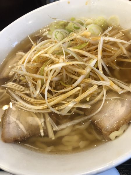 「喜多方ラーメン+ピリ辛ネギ」@喜多方ラーメン 坂内 湘南寒川店の写真