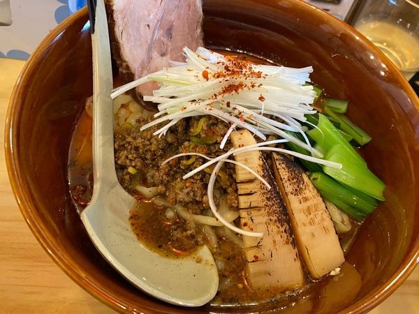 「3/27 汁なし担々麺（辛さ、シビレとも５）890円＋サービスチ」@担々麺 麺山椒の写真