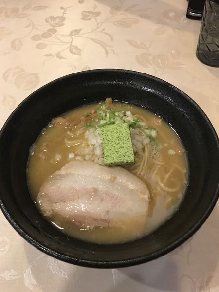 「鶏そば　エスカルゴバター800円」@七福軒の写真