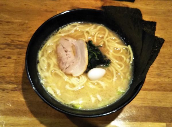 「ラーメン　麺増し」@だるま家3 逗子店の写真