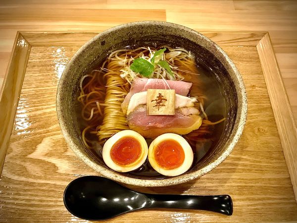 「アゴと貝出汁の醤油そば+味付き玉子」@麺家 幸先坂の写真