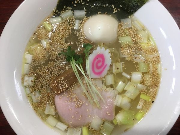 「旨塩ラーメン 700円（タマゴ+100円）」@麺処 本日晴天の写真