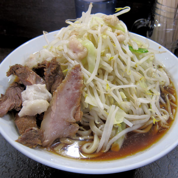 「大らーめん 950円（ヤサイ・ニンニク・アブラ）」@ぶたけん。の写真