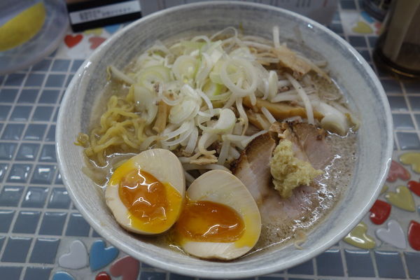 「札幌プレミアム白味噌らーめん」@札幌味噌らーめん 葵葉 一番町本店の写真