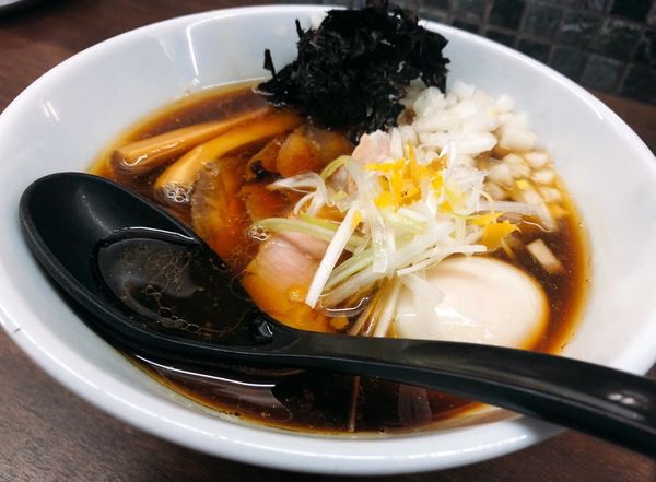 「醤油らーめん」@麺屋みつば＋クローバーの写真