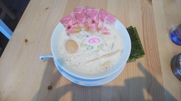 「濃厚鶏そば 全部のせ」@鶏そば わたるの写真