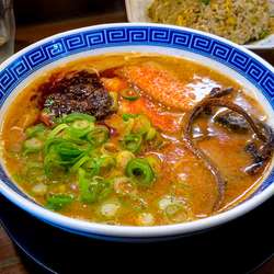 赤ラーメン(唐辛子味噌入り。並辛)