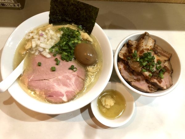 「煮干香る塩そば￥780＋チャーシュー丼￥300」@麺屋 扇 SENの写真