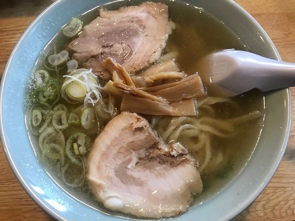 「しょうゆラーメン750円」@榮ラーメンの写真