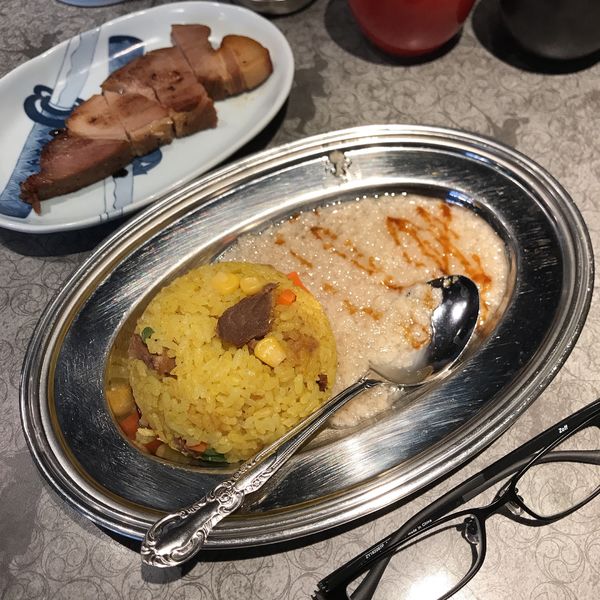 「肉油滴カレーライス（店ミスにより名物油滴カレーライス＋豚滴）」@麺屋武蔵 武滴の写真