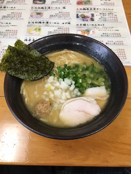 「濃厚醤油鶏白湯らーめん」@麺屋 一布の写真