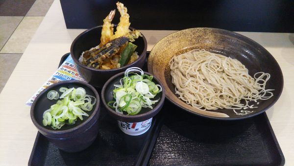 「ミニ海老天丼セット、納豆（クーポン）」@ゆで太郎 谷田部店の写真