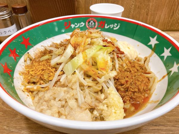 「坦々まぜそば」@ジャンクガレッジ 北浦和店の写真