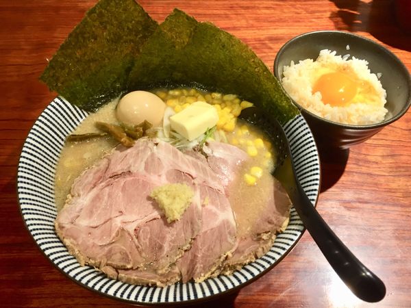 「特製味噌＋バター＋コーン＋TKG」@灼味噌らーめん 八堂八の写真