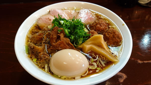 「肉の日限定/鴨肉汁あきる野醤油らーめん+DEBUねぎ飯　ほか」@らーめん 五ノ神精肉店 煮干し編の写真