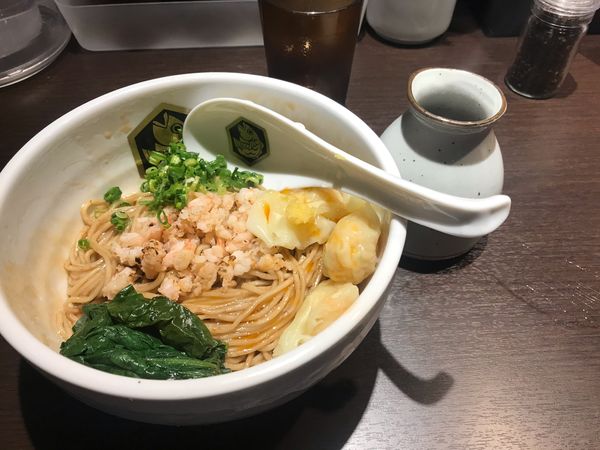 「甘海老油そば850円」@真鯛らーめん 麺魚 神保町店の写真