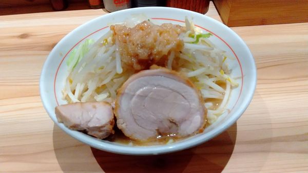 「ラーメン中（250ｇ）890円」@眞久中の写真