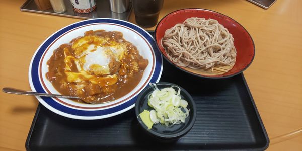 「カレーカツ丼セット（もりそば）」@名代 富士そば 神田店の写真
