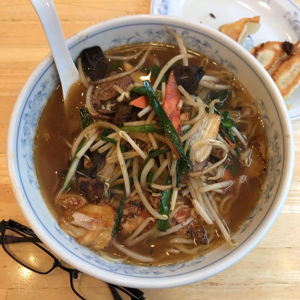 「レバキムラーメン」@ぎょうざの満洲 聖蹟桜ヶ丘駅前店の写真