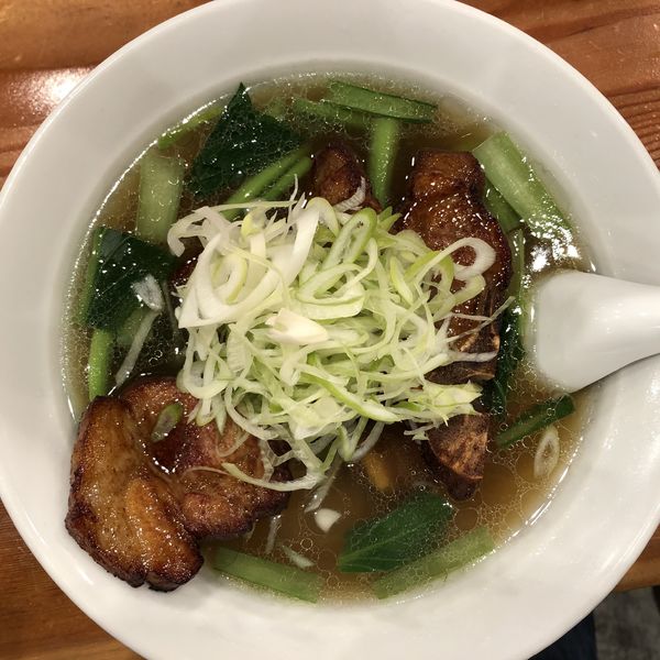 「パイコウメン 骨つきロース ¥980」@麺味の写真