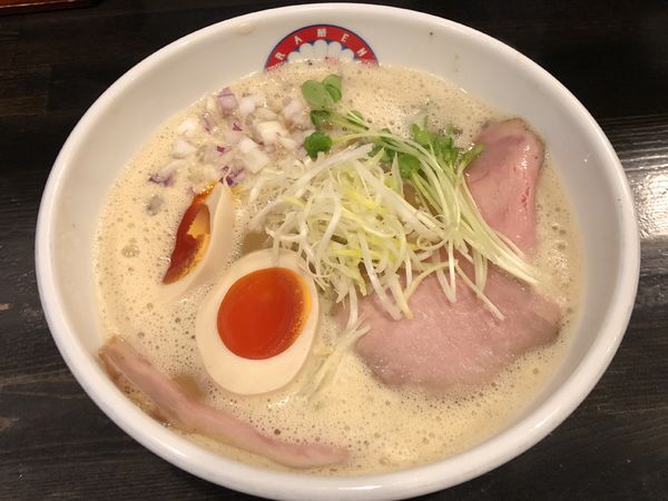 「とりとん醤油（味玉）」@らぁ麺 きくはんの写真