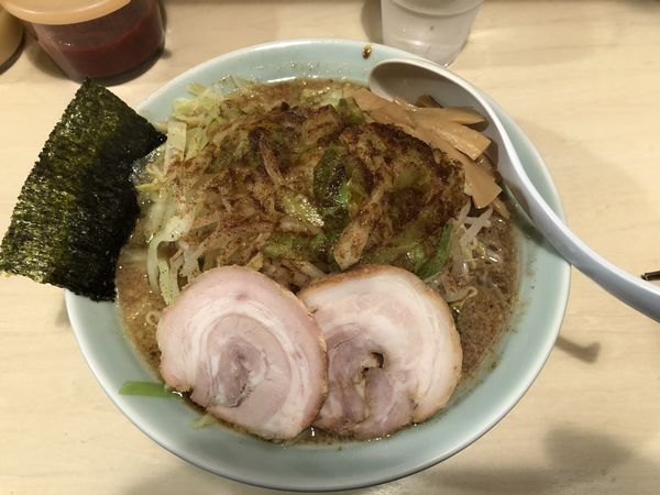 「らーめん(背脂正油)＋野菜　980円」@麺通 若林店の写真