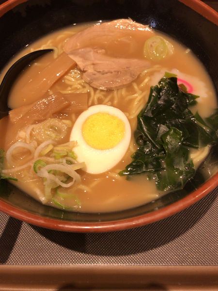 「煮干しラーメン460円」@名代 富士そば 船橋店の写真