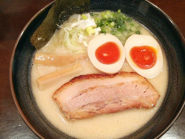 「味玉濃厚鶏だしらーめん（塩）」@らーめんなが田の写真