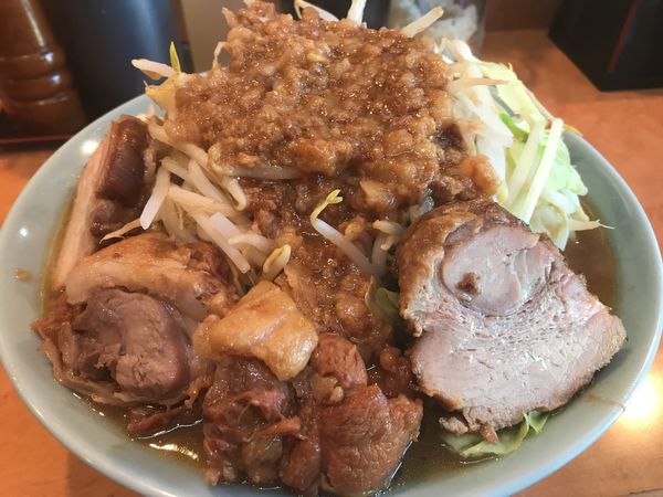 「中ラーメン  豚マシ」@立川マシマシ ロイヤルスープの写真