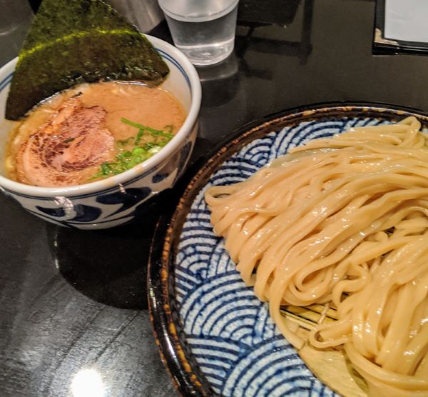 「濃厚地鶏魚介つけ麺　900円」@青山焼鳥倶楽部の写真