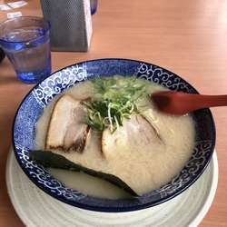 博多とんこつ　替玉2回