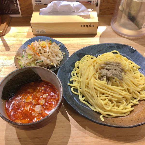 「辛味つけ麺大820円(辛味MAX)+野菜T‬﻿」@つけ麺屋 やすべえ 渋谷店の写真