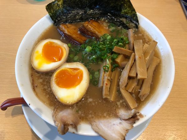 「特製豚骨醤油ラーメン」@らぁ麺食堂 吉凛の写真