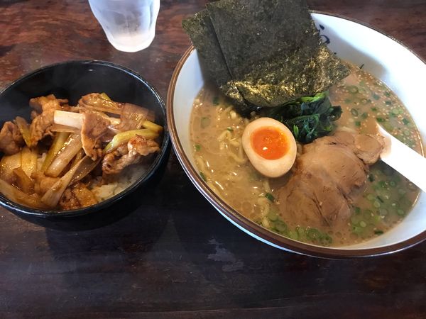 「彩りAセット塩ラーメン固め　979円」@横濱家 こどもの国店の写真
