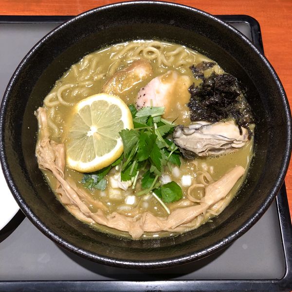 「【限定】濃厚カキそば ￥920」@中華そば 輝羅の写真