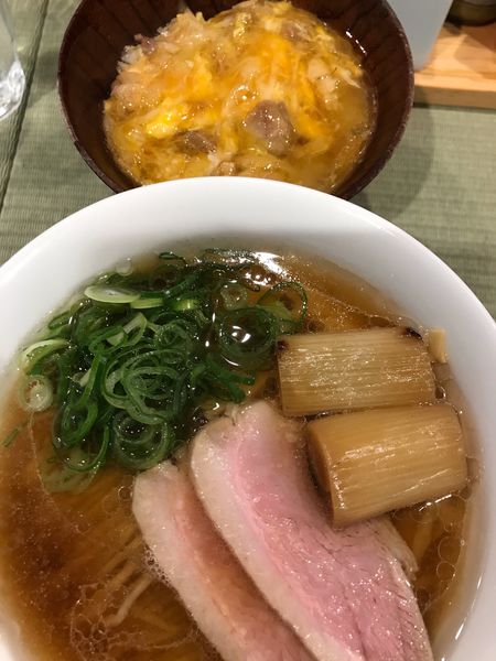 「鴨らーめん(ロースト白葱+青葱)to小親子丼(1,050円)」@らーめん 鴨to葱の写真