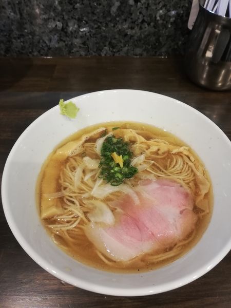 「鯵煮干の塩そば　　850円」@町田汁場 しおらーめん進化 町田駅前店の写真