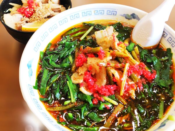 「満州にらラーメン 醤油 にら増し+バラ味噌ミニ丼」@さかえや本店の写真