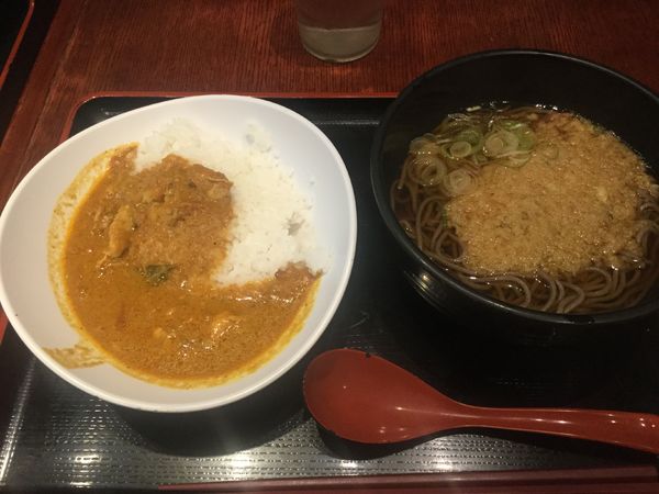 「半よもだカレー半たぬきそばセット(¥540)」@よもだそば 日本橋店の写真