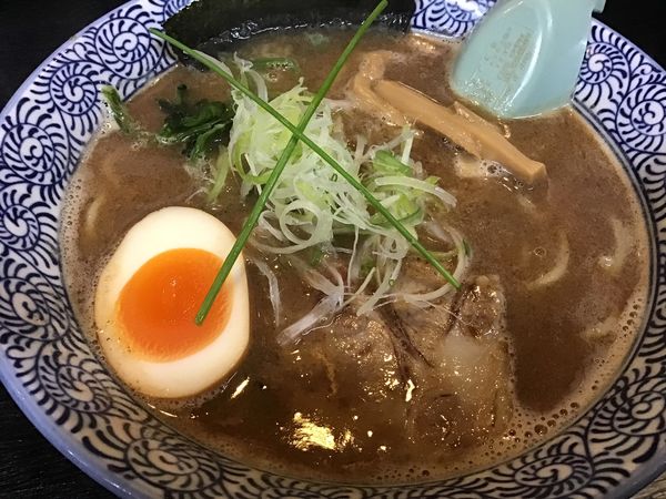 「らーめん750円豚骨魚介」@麺屋 青山 本店の写真