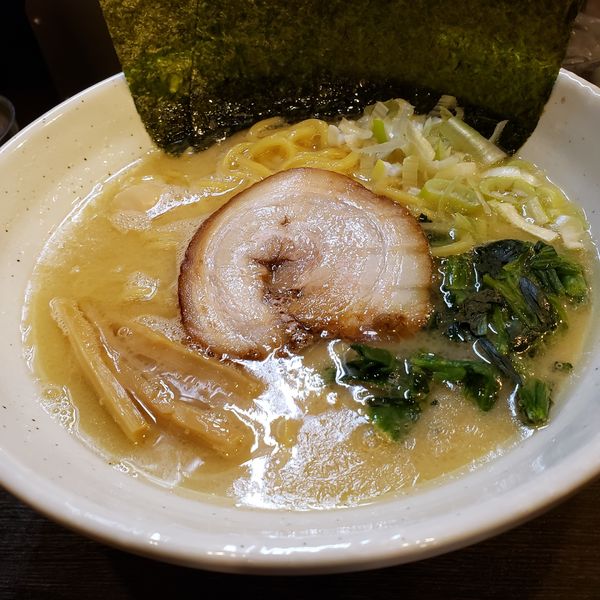 「塩豚骨ラーメン」@松壱家 藤沢南口店の写真