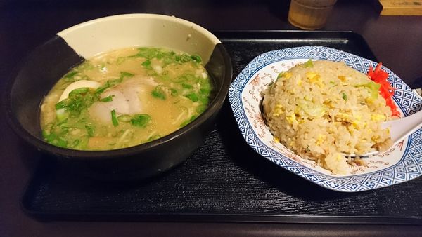 「【昼】ラーメン・半チャーハンセット」@青山ふ〜ちんの写真