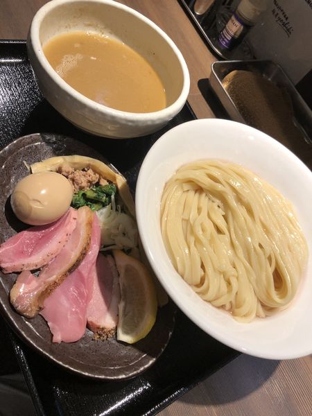「特製鴨出汁つけめん＋大盛＋鴨と地鶏丼」@鴨出汁中華蕎麦 麺屋yoshikiの写真