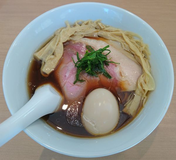 「特製醤油らぁ麺」@らぁ麺 はやし田 横浜店の写真